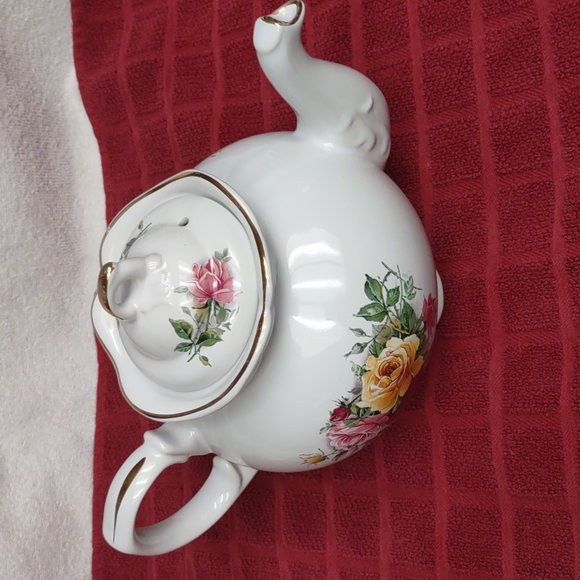 Vintage Alexander Haddon and sons porcelain teapot. Absolutely gorgeous! - Picture 3 of 7